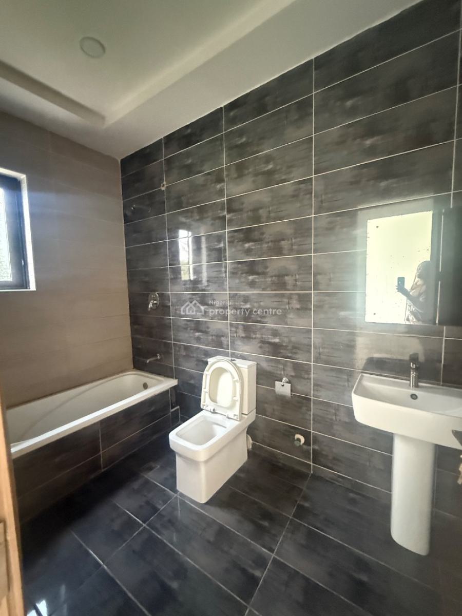 Luxury 4 Bedroom Terrace Duplex in a Secured Estate, Ikoyi, Lagos, Terraced Duplex for Sale