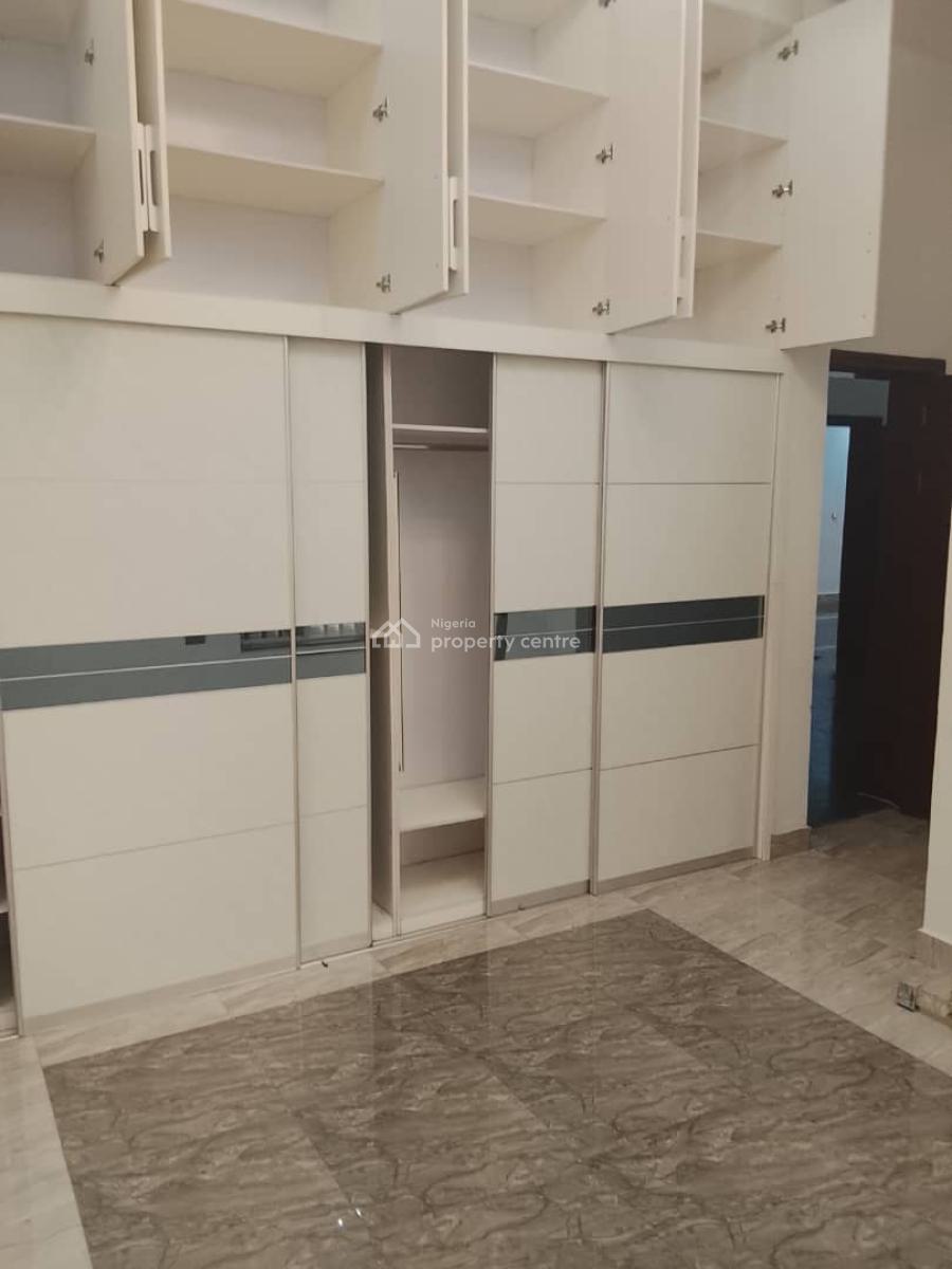 Well Maintained and Spacious 3 Bedroom with Bq, Banana Island, Ikoyi, Lagos, Flat / Apartment for Rent