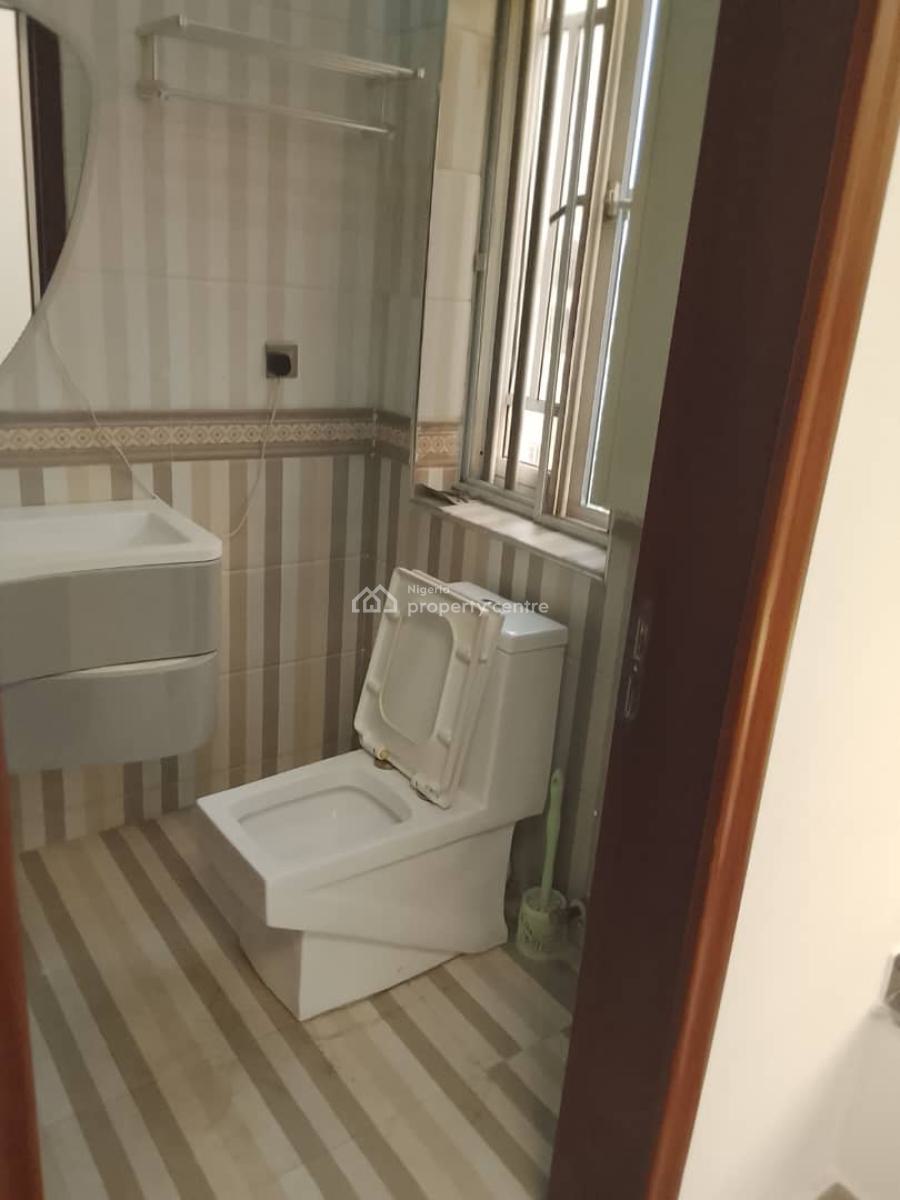 Well Maintained and Spacious 3 Bedroom with Bq, Banana Island, Ikoyi, Lagos, Flat / Apartment for Rent