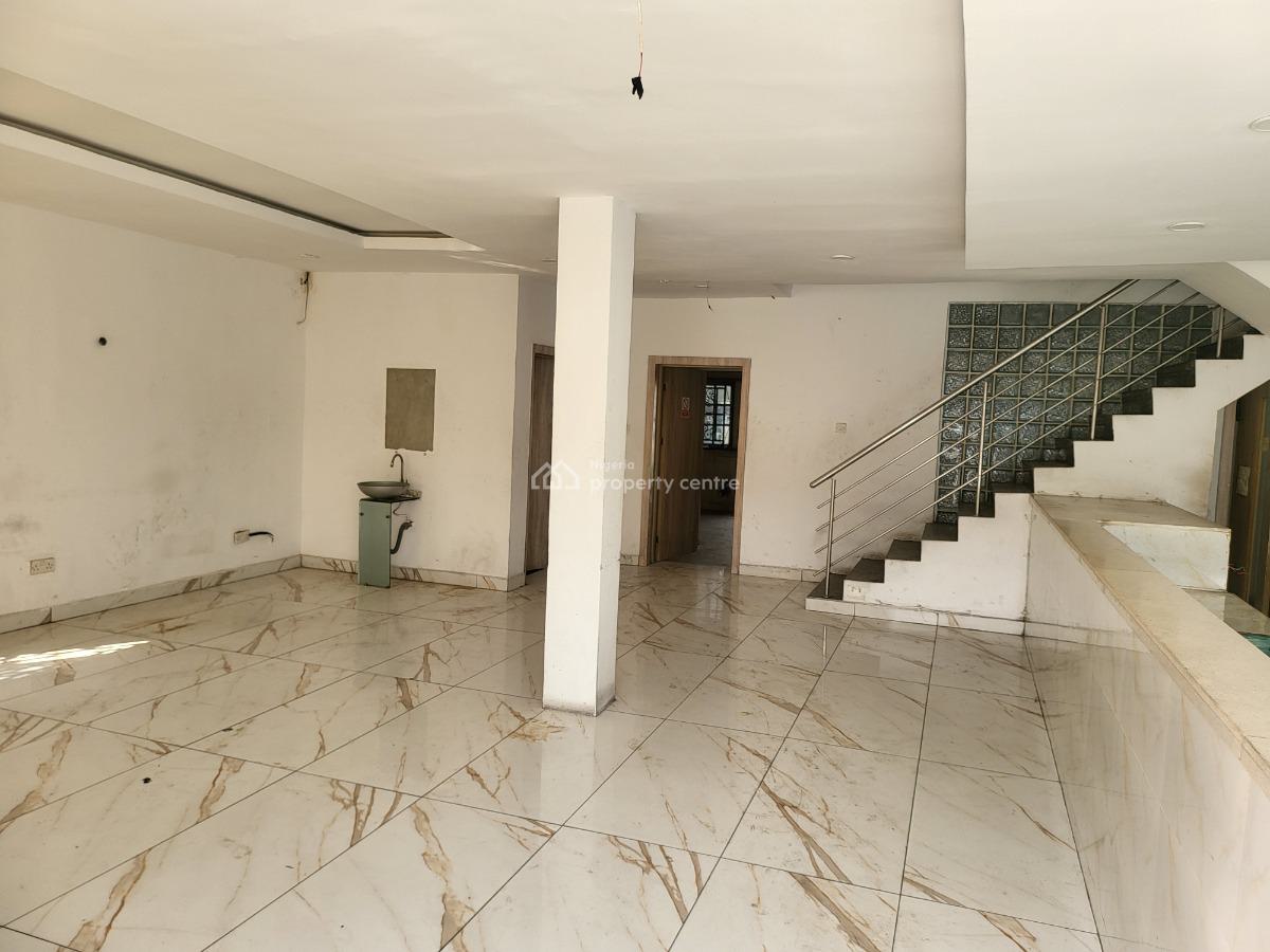 4-bedroom Semi-detached Building with 2 Bq, Lekki Phase 1, Lekki, Lagos, Commercial Property for Rent