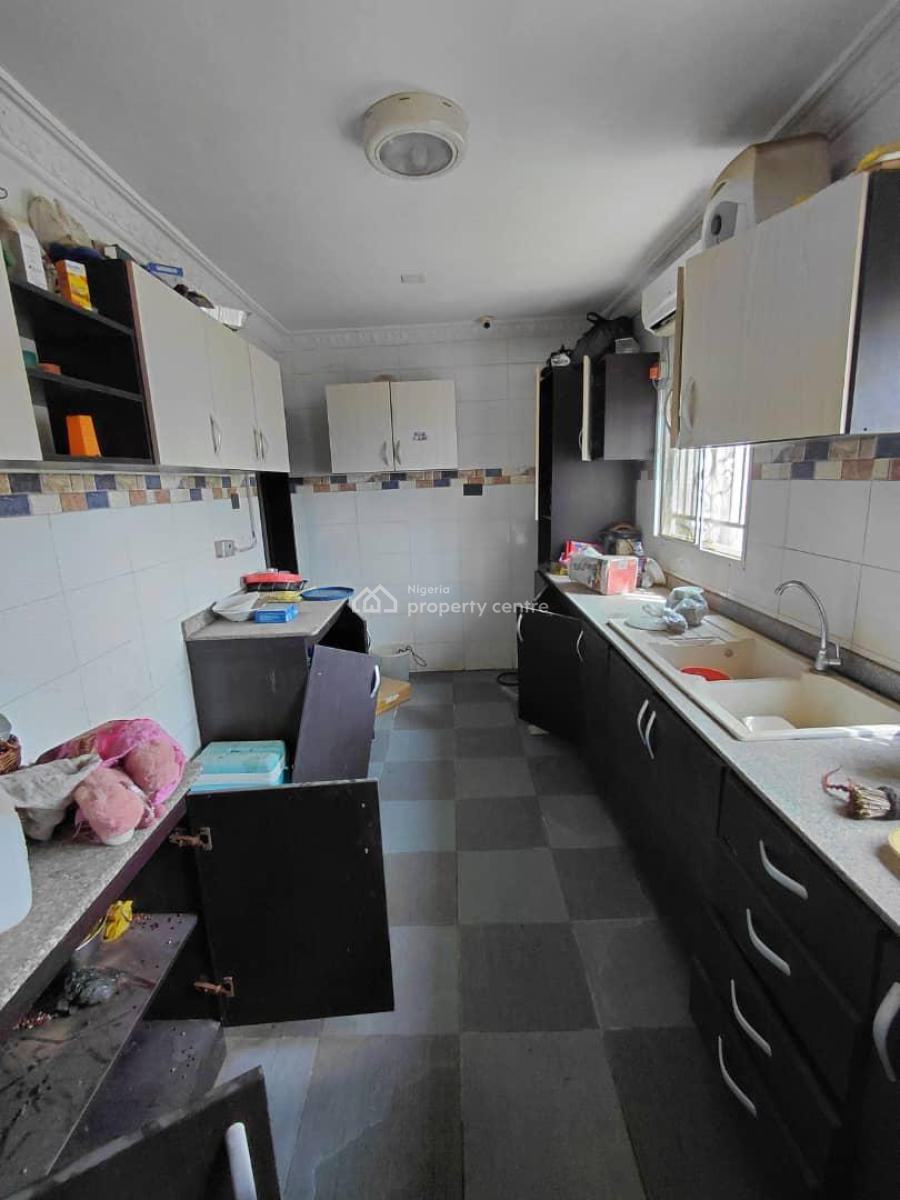 4 Bedroom with Twin 2 Bedroom Duplex, Victory Garden Estate, Via Akoto 1st Gate, Elebu, Ibadan, Oyo, Block of Flats for Sale