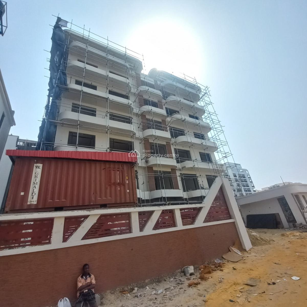 Beautiful One Bedroom Apartment with Pool and Elevator, Lekki Phase 1, Lekki, Lagos, Flat / Apartment for Sale