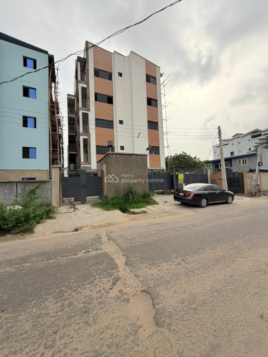 Nicely Built 3 Bedroom Apartment, Yaba, Lagos, Flat / Apartment for Sale