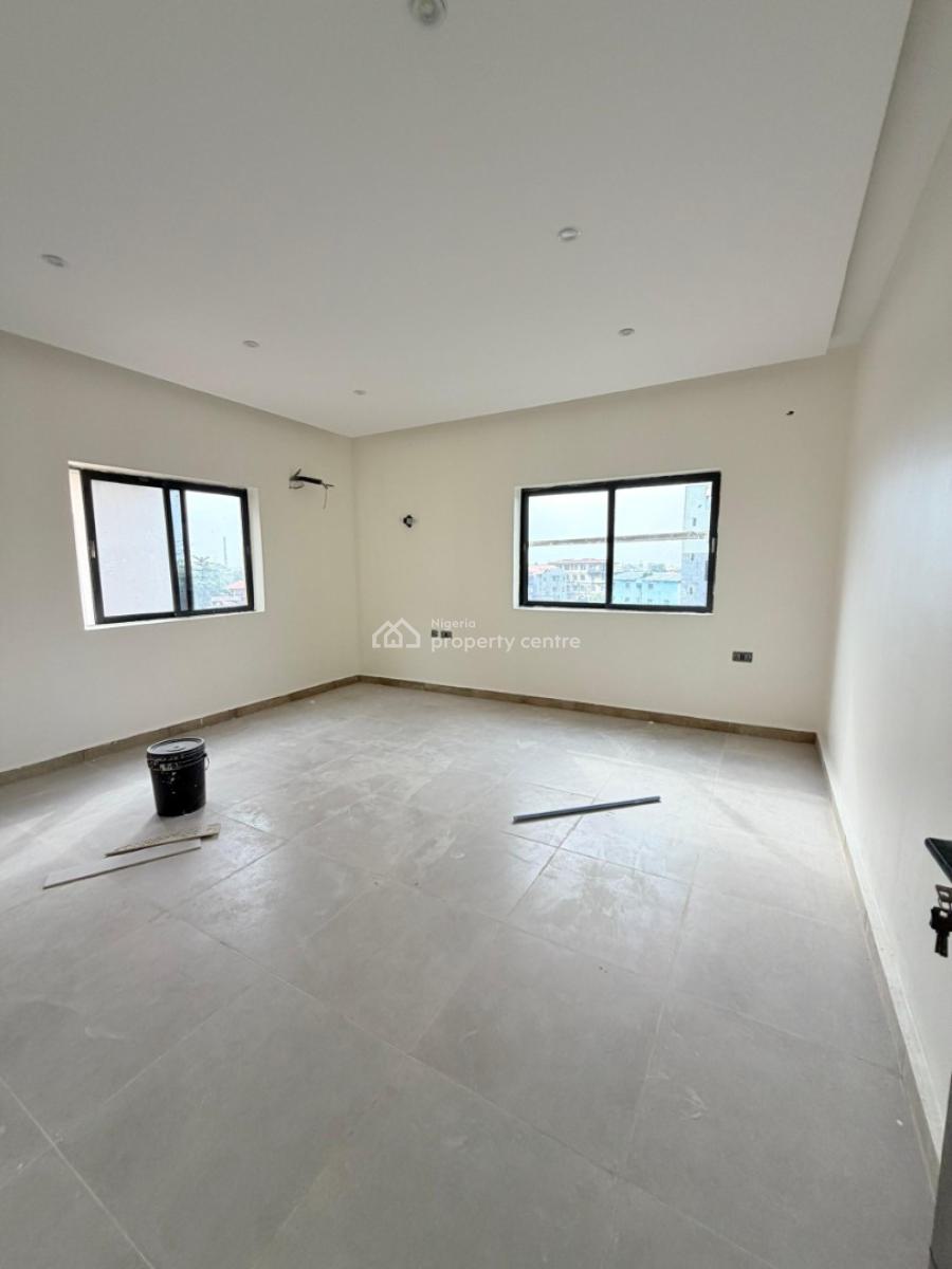 Nicely Built 3 Bedroom Apartment, Yaba, Lagos, Flat / Apartment for Sale