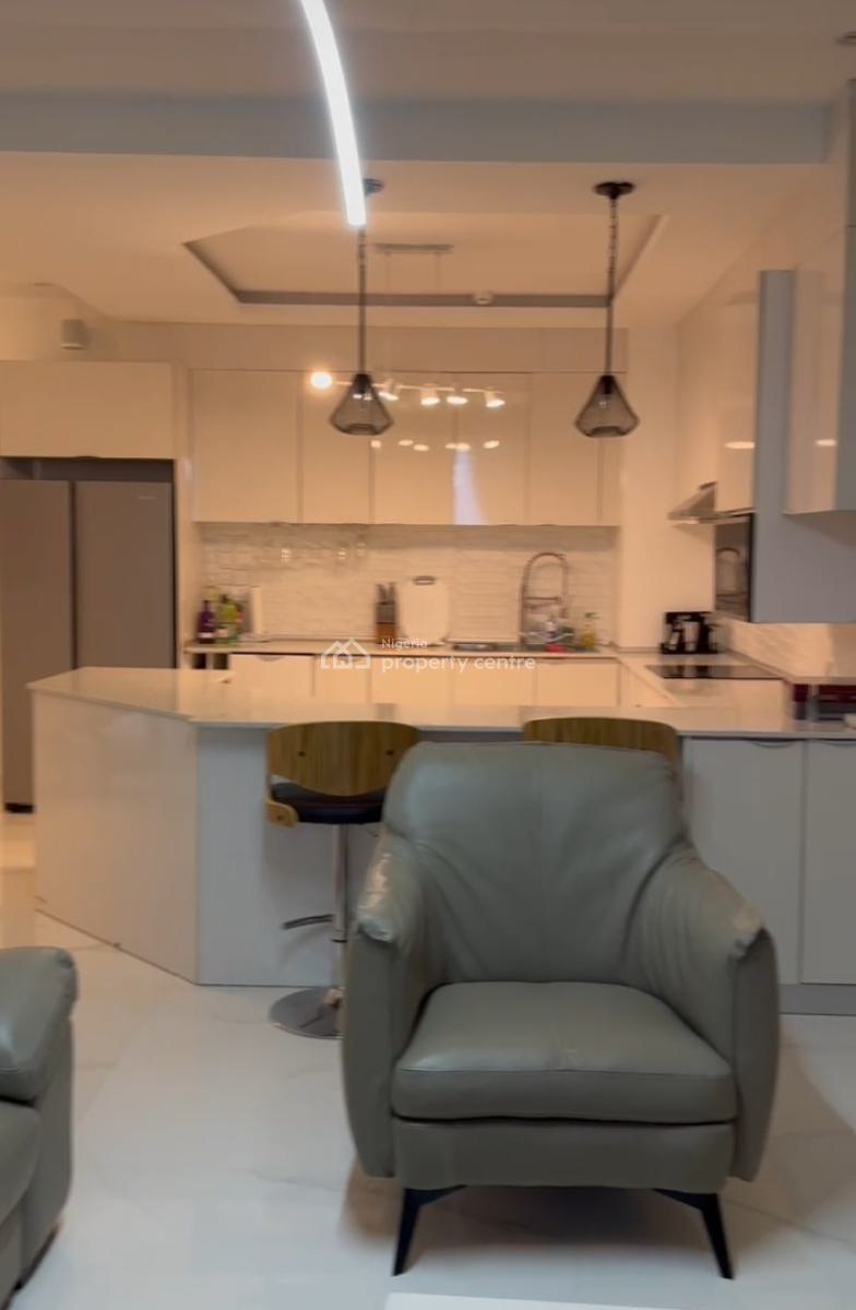 Waterfront 2-bedroom Apartment with Swimming Pool, Lekki Phase 1, Lekki, Lagos, Flat / Apartment for Rent