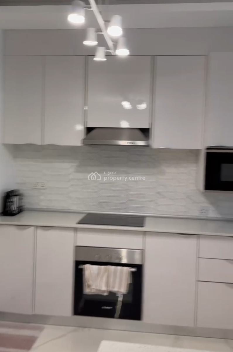 Waterfront 2-bedroom Apartment with Swimming Pool, Lekki Phase 1, Lekki, Lagos, Flat / Apartment for Rent