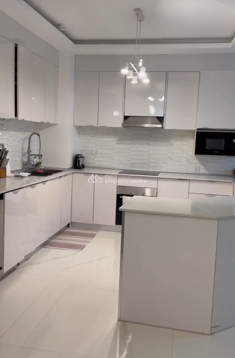 Waterfront 2-bedroom Apartment with Swimming Pool, Lekki Phase 1, Lekki, Lagos, Flat / Apartment for Rent