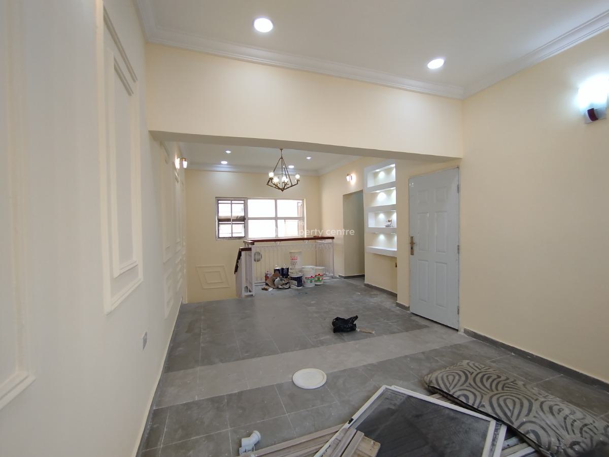 Well Renovated 2 Bedroom Apartment, Off Admiralty Way, Lekki Phase 1, Lekki, Lagos, Flat / Apartment for Rent