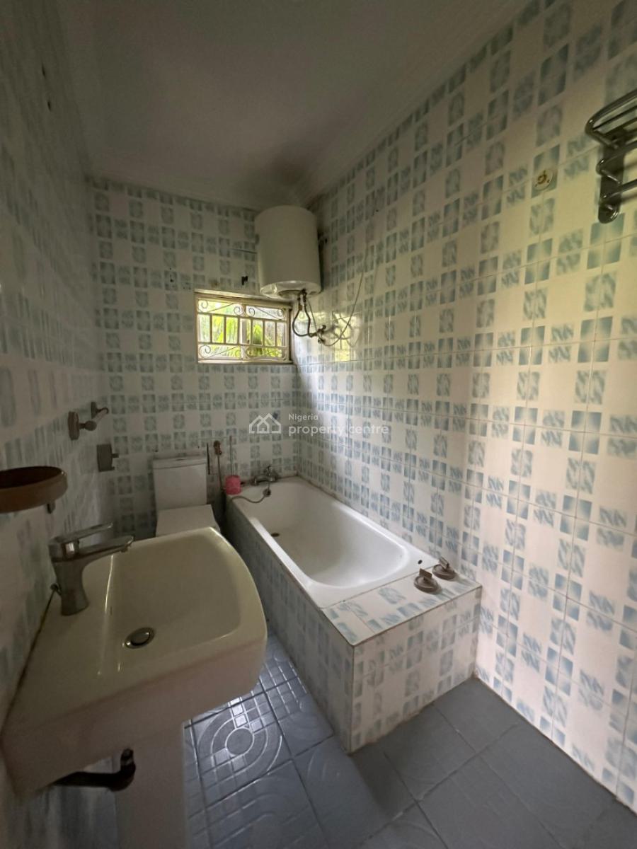 Spacious 3 Bedroom Apartment + Bq, Wuse 2, Abuja, Flat / Apartment for Rent