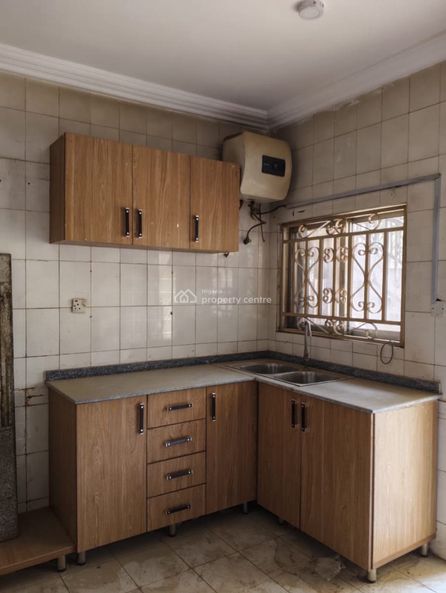 Renovated Three Bedrooms Flat, Utako, Abuja, Flat / Apartment for Rent