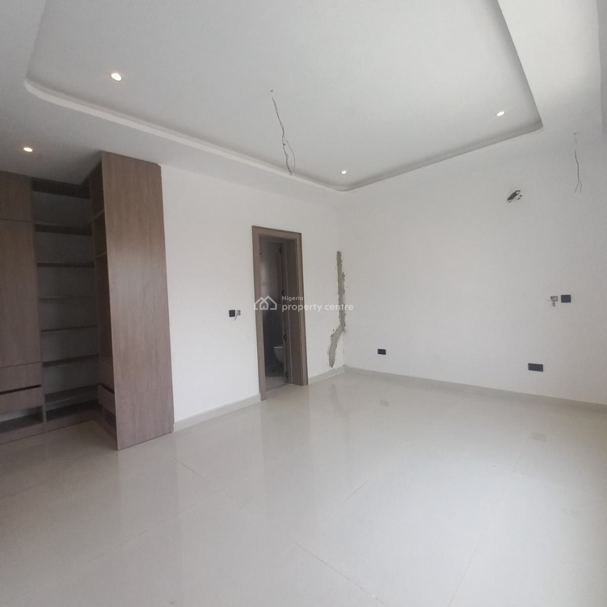 Lovely 2 Bedroom Apartment with Pool and Bq, Lekki Phase 1, Lekki, Lagos, Flat / Apartment for Sale