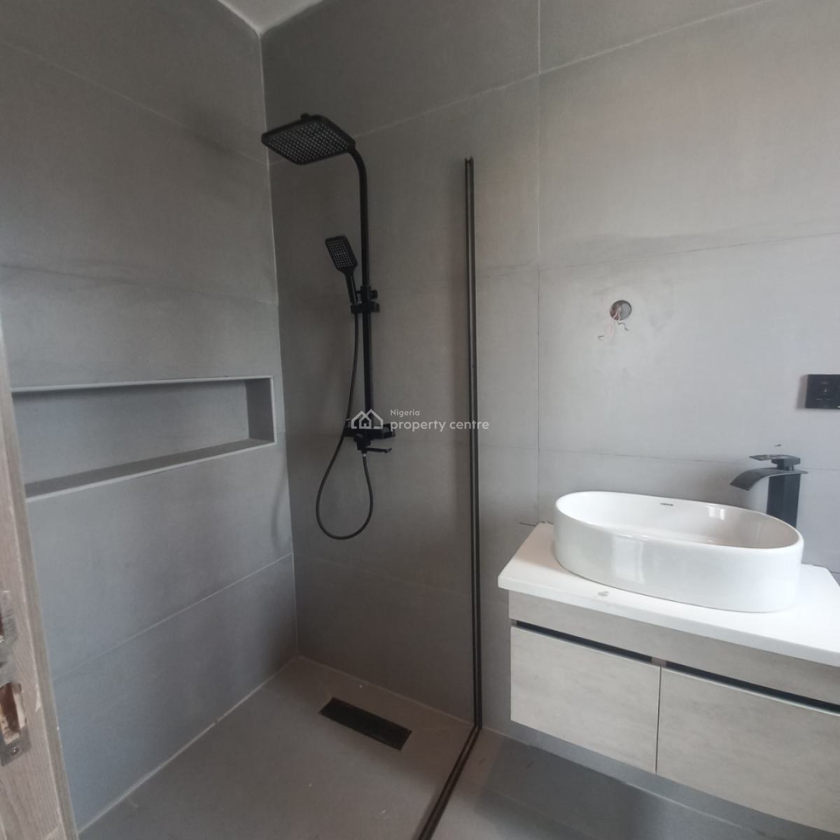 Lovely 2 Bedroom Apartment with Pool and Bq, Lekki Phase 1, Lekki, Lagos, Flat / Apartment for Sale