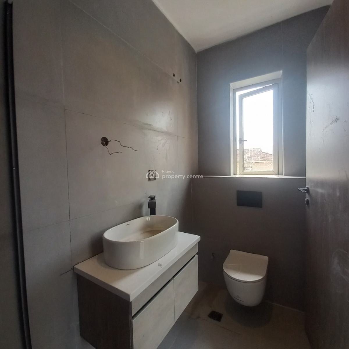 Lovely 2 Bedroom Apartment with Pool and Bq, Lekki Phase 1, Lekki, Lagos, Flat / Apartment for Sale