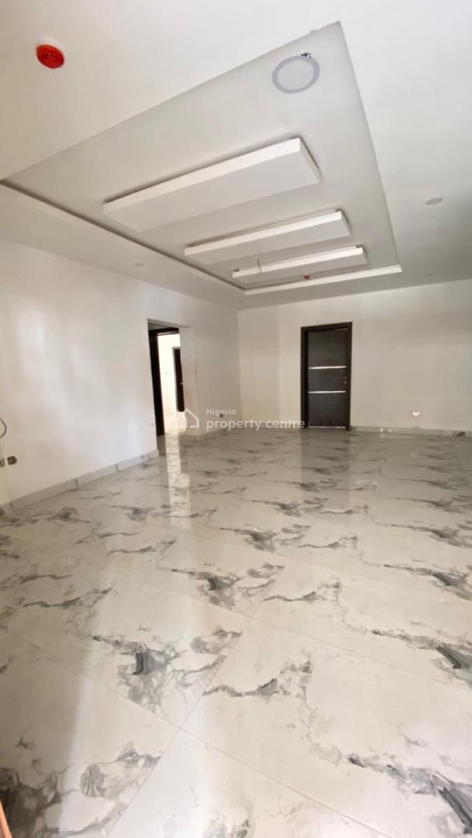 Neatly Built 2bedroom Apartment with Swimming Pool ,gym &elevator, Lekki Phase 1, Lekki, Lagos, Flat / Apartment for Rent