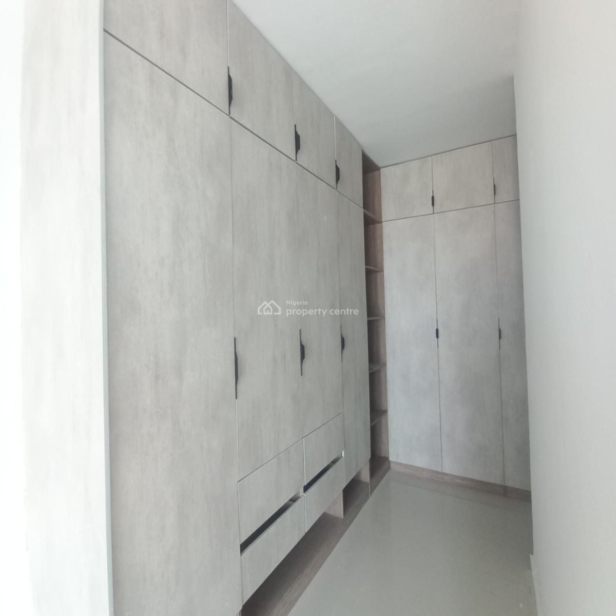 Exquisite  3 Bed Apartment with Pool, Gym and Bq, Lekki Phase 1, Lekki, Lagos, Flat / Apartment for Sale