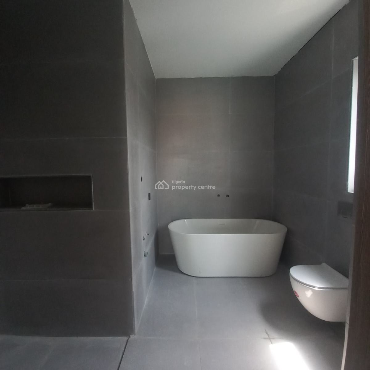 Exquisite  3 Bed Apartment with Pool, Gym and Bq, Lekki Phase 1, Lekki, Lagos, Flat / Apartment for Sale