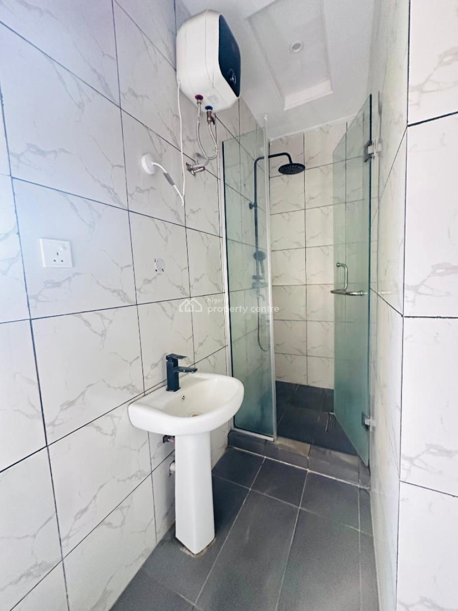 Fully Serviced 3bedroom Maisonette &bq in Lekki Phase 1, Lekki Phase 1, Lekki, Lagos, Flat / Apartment for Rent