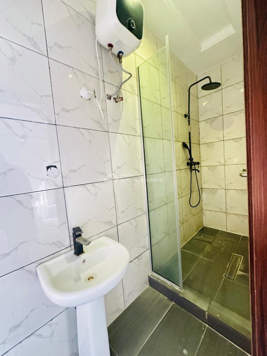 Fully Serviced 3bedroom Maisonette &bq in Lekki Phase 1, Lekki Phase 1, Lekki, Lagos, Flat / Apartment for Rent