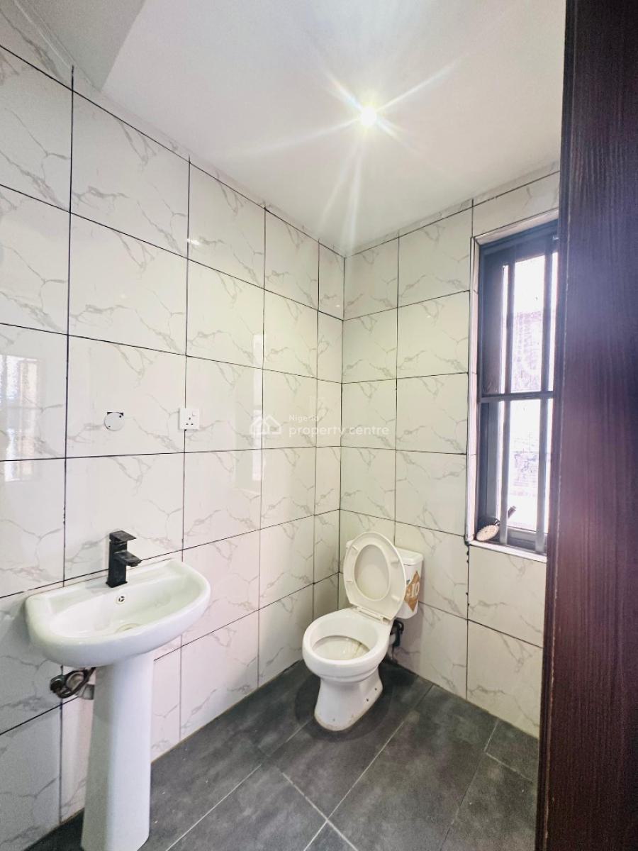 Fully Serviced 3bedroom Maisonette &bq in Lekki Phase 1, Lekki Phase 1, Lekki, Lagos, Flat / Apartment for Rent