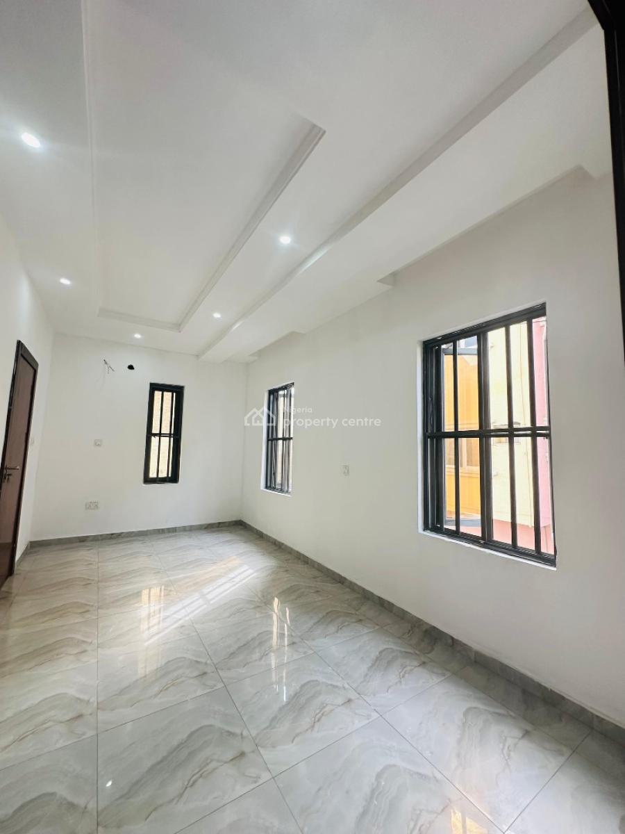 Fully Serviced 3bedroom Maisonette &bq in Lekki Phase 1, Lekki Phase 1, Lekki, Lagos, Flat / Apartment for Rent