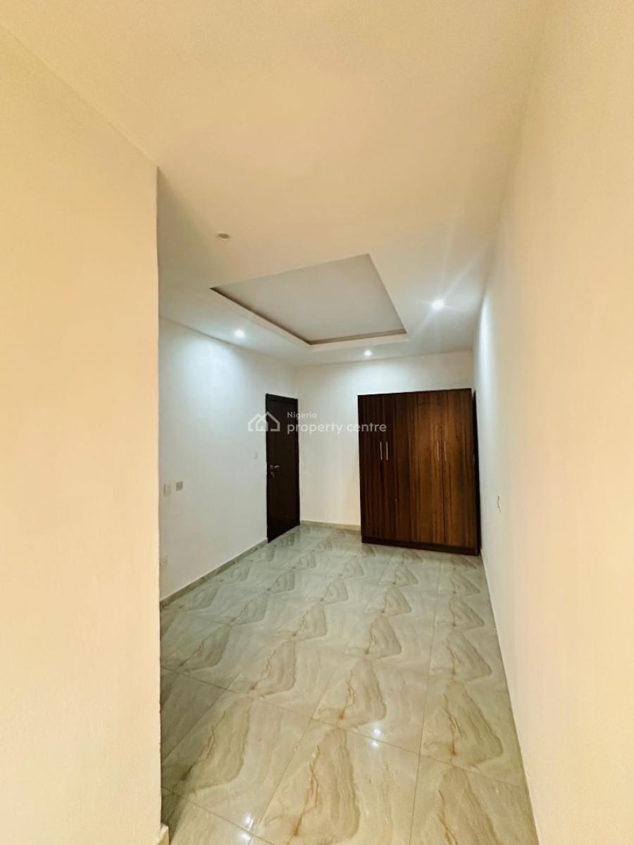Fully Serviced 3bedroom Maisonette &bq in Lekki Phase 1, Lekki Phase 1, Lekki, Lagos, Flat / Apartment for Rent