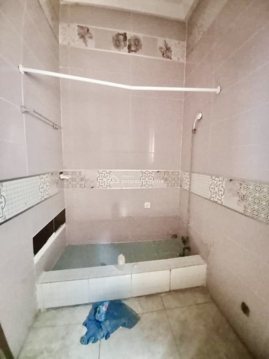 Well Built with a B Q in a Prime Location, Chevron Drive, Lekki, Lagos, Detached Duplex for Sale