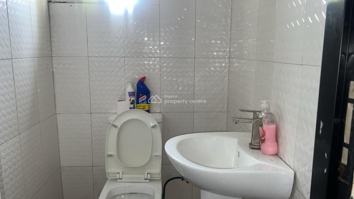 a Woof 2-bedroom House  Horizon 1 Estate, Kunsela Road (by Chisco, Horizon 1 Estate, Kunsela Road (by Chisco), Ikate, Lekki, Lagos, Flat / Apartment for Sale
