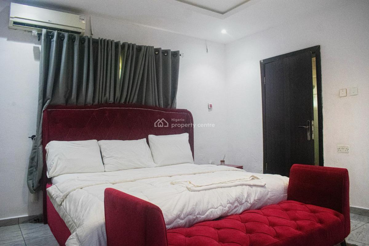 a Woof 2-bedroom House  Horizon 1 Estate, Kunsela Road (by Chisco, Horizon 1 Estate, Kunsela Road (by Chisco), Ikate, Lekki, Lagos, Flat / Apartment for Sale