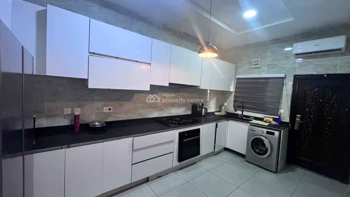 Luxury 3-bedroom Apartment, Lekki Phase 1, Lekki, Lagos, Flat / Apartment Short Let