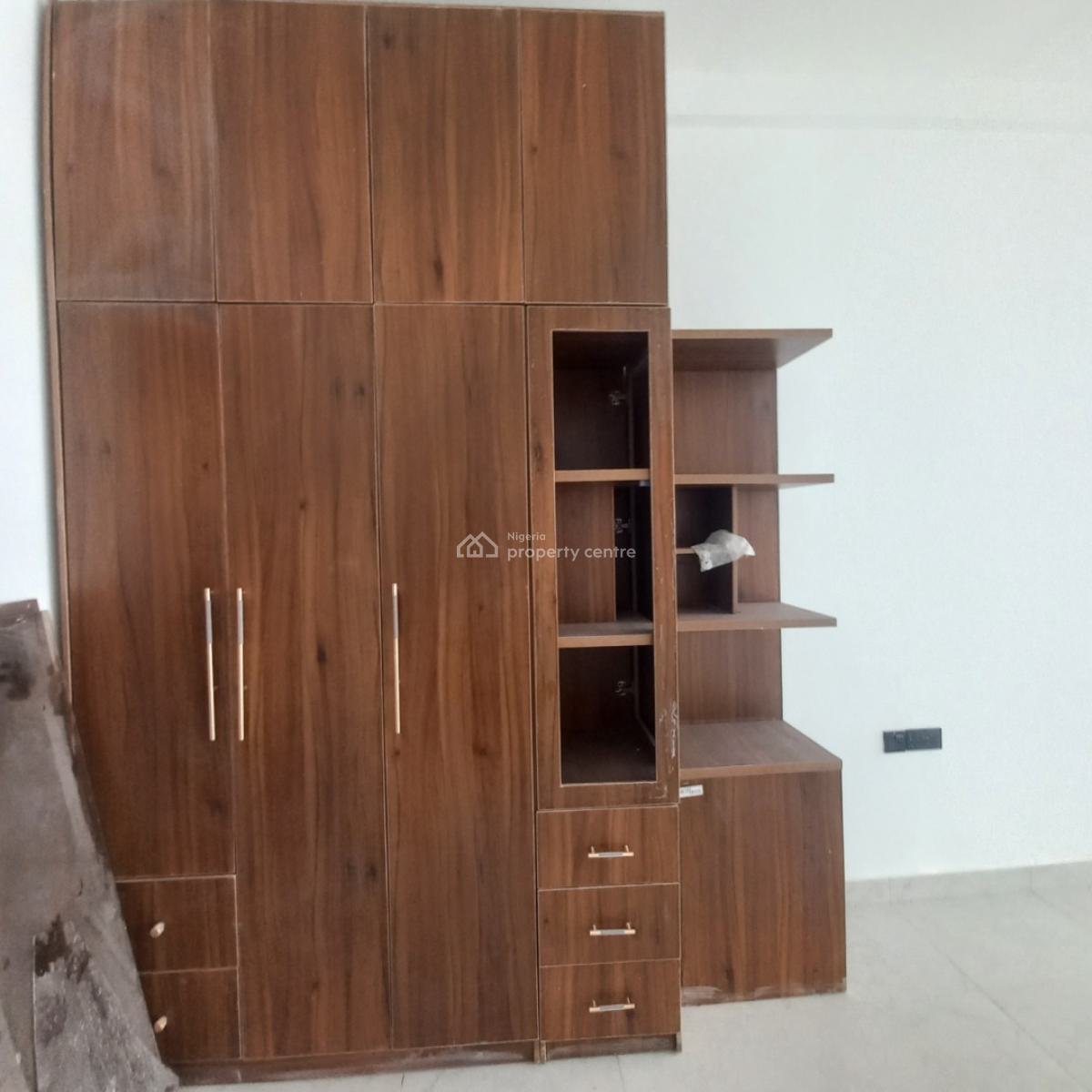 Beautiful  2 Bedroom Apartment with Pool, Gym and Elevator, Lekki Phase 1, Lekki, Lagos, Flat / Apartment for Sale