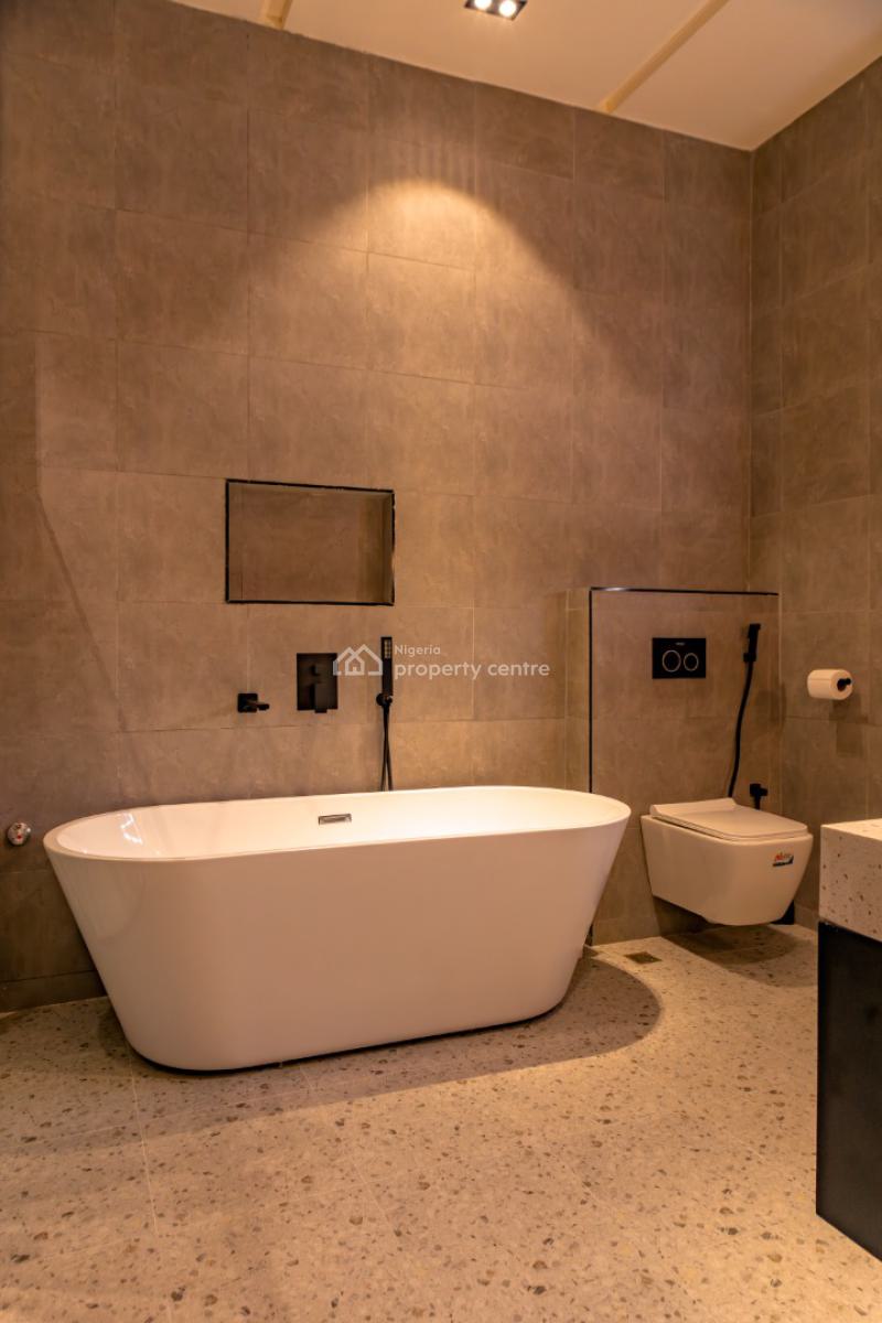 Smart and Cosy Large Studio Apartment with Bathtub, Linda Chalker Street, Asokoro District, Abuja, Flat / Apartment Short Let