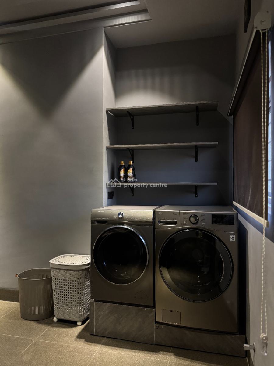 Smart and Cosy Large Studio Apartment with Bathtub, Linda Chalker Street, Asokoro District, Abuja, Flat / Apartment Short Let