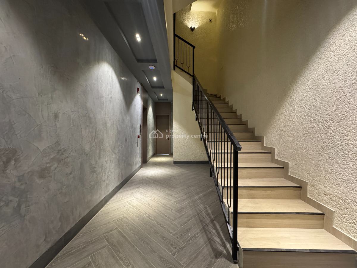 Smart and Cosy Large Studio Apartment with Bathtub, Linda Chalker Street, Asokoro District, Abuja, Flat / Apartment Short Let