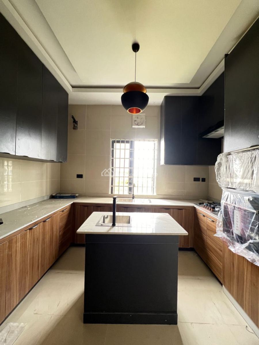 2 Bedroom Flat with Bq, Lekki Scheme2, Lekki, Lagos, Flat / Apartment for Rent