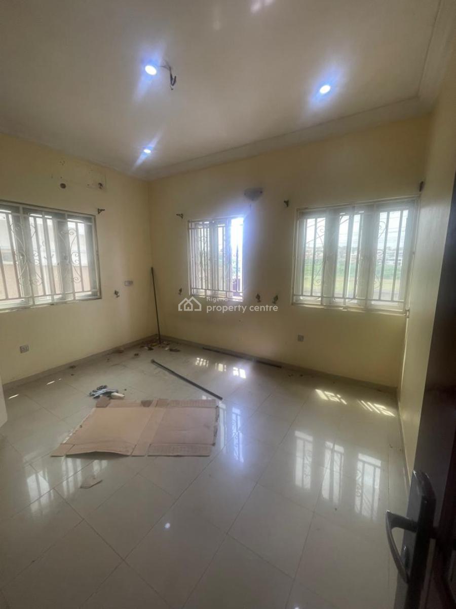 3 Bedroom Flat Apartment, Gra Phase 1, Magodo, Lagos, Flat / Apartment for Rent