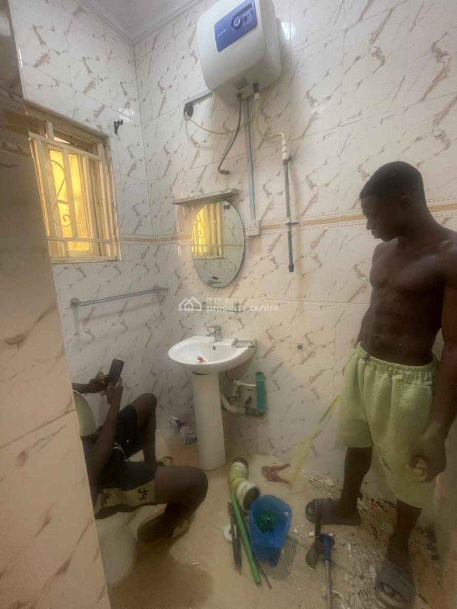 3 Bedroom Flat Apartment, Gra Phase 1, Magodo, Lagos, Flat / Apartment for Rent