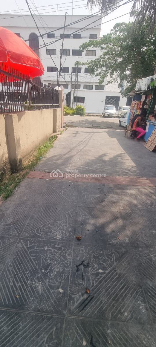 a Well Maintained Commercial Structure Viable for Lounge and Office, Off Eko Hotel, Victoria Island (vi), Lagos, Office Space for Rent