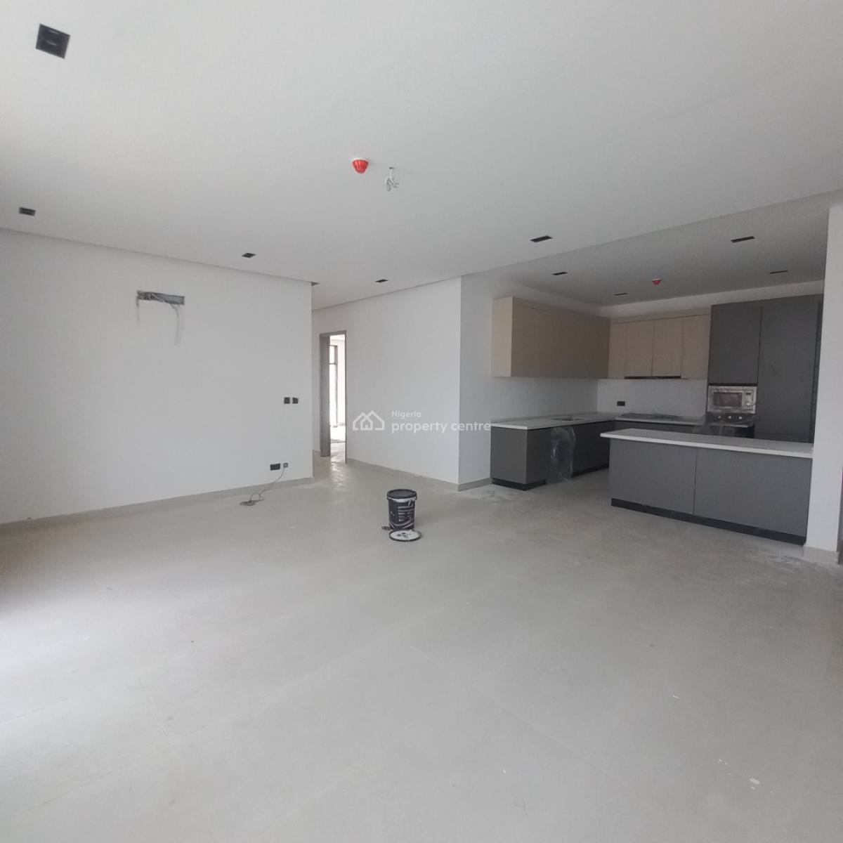 Lovely 2 Bedroom with Pool and Elevator, Lekki Phase 1, Lekki, Lagos, Flat / Apartment for Sale