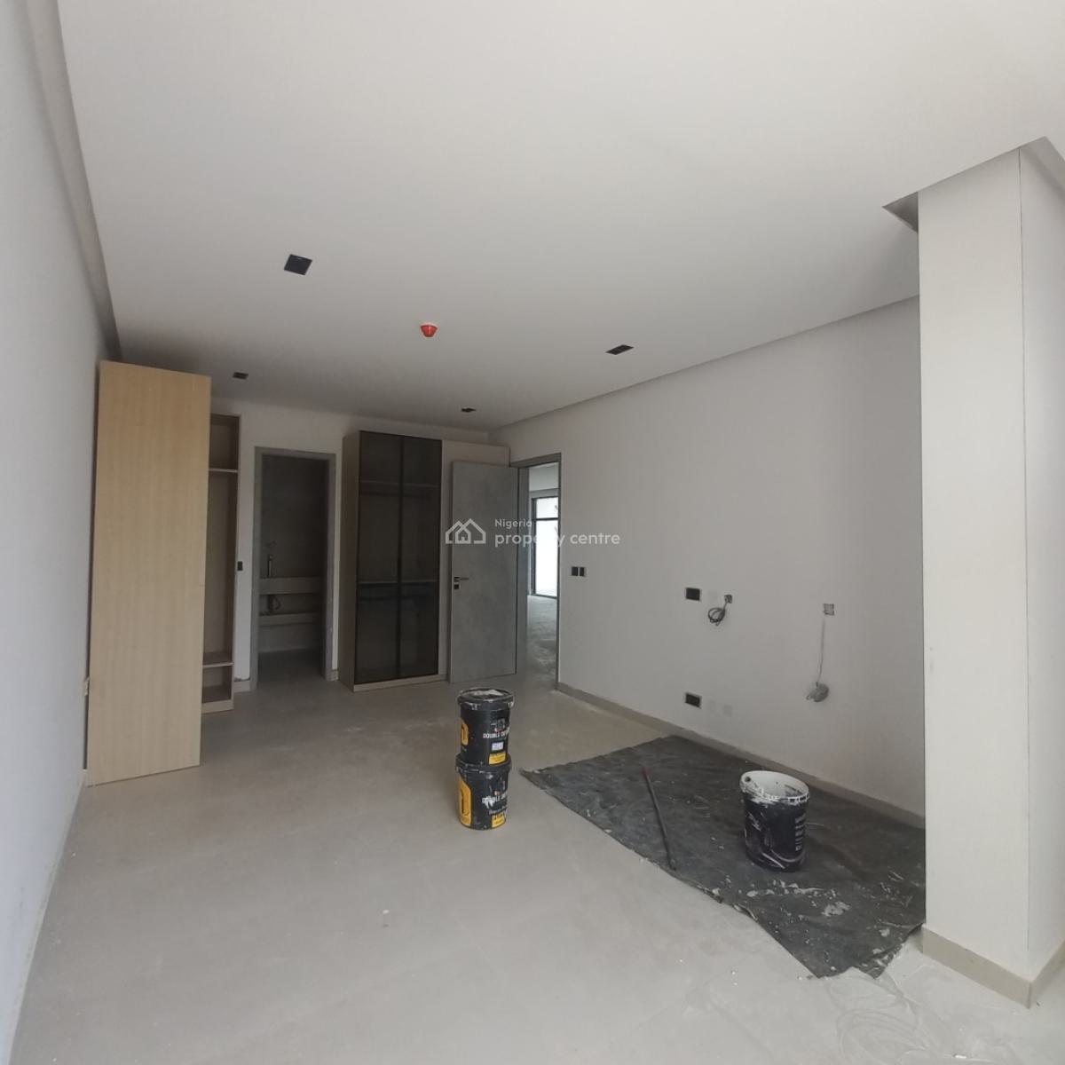 Lovely 2 Bedroom with Pool and Elevator, Lekki Phase 1, Lekki, Lagos, Flat / Apartment for Sale