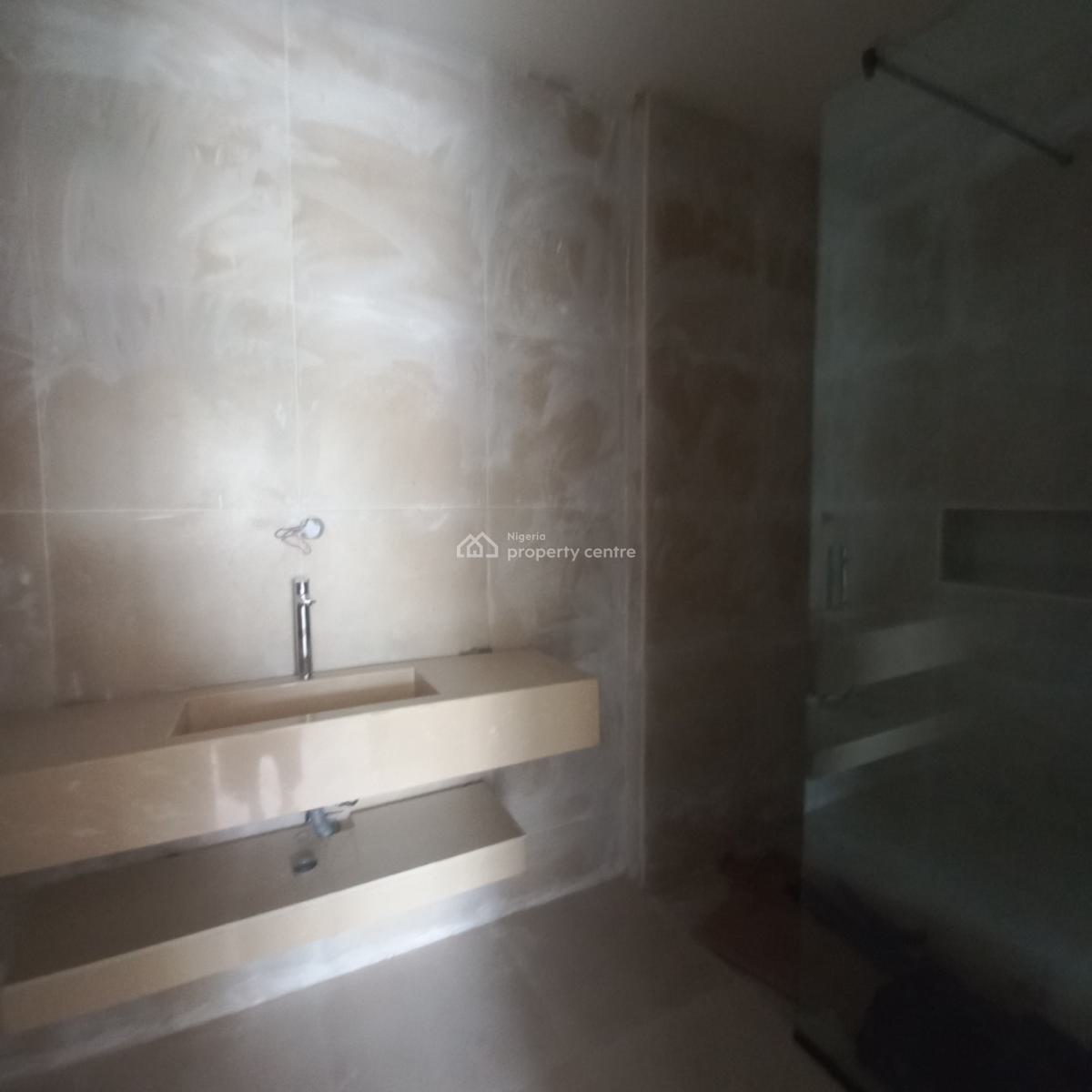 Lovely 2 Bedroom with Pool and Elevator, Lekki Phase 1, Lekki, Lagos, Flat / Apartment for Sale