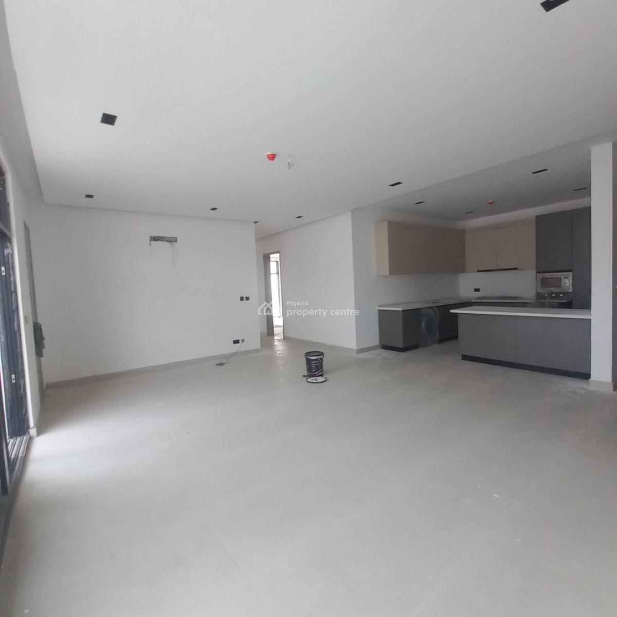 Standard 3 Bedroom Apartment with Pool and Elevator, Lekki Phase 1, Lekki, Lagos, Flat / Apartment for Sale