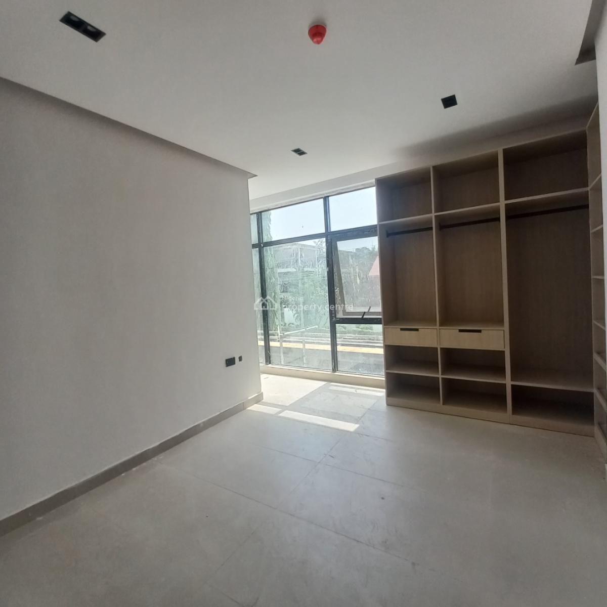 Standard 3 Bedroom Apartment with Pool and Elevator, Lekki Phase 1, Lekki, Lagos, Flat / Apartment for Sale