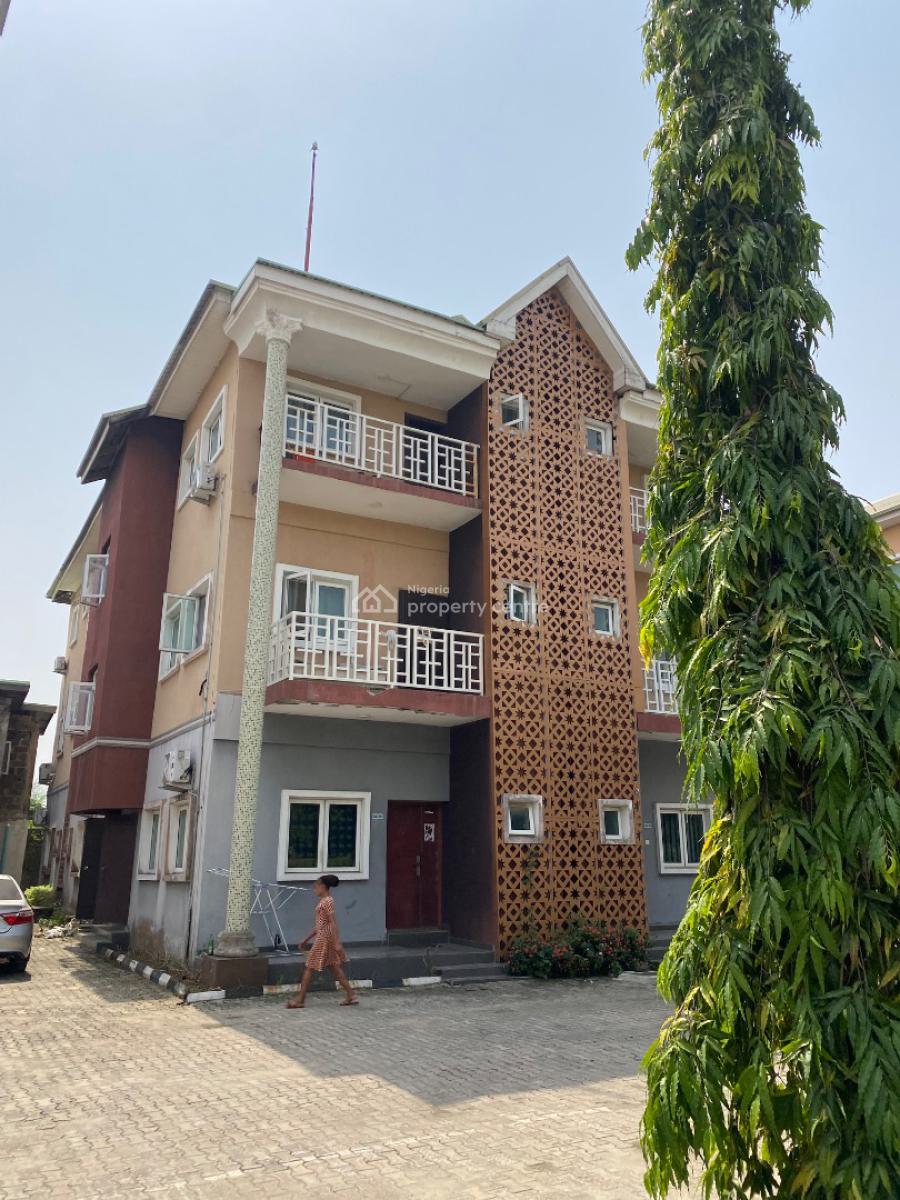 Spacious Fully Serviced ‎3-bedroom Apartment in a Prime Estate, Opposite Vgc, Ikota, Lekki, Lagos, Flat / Apartment for Rent