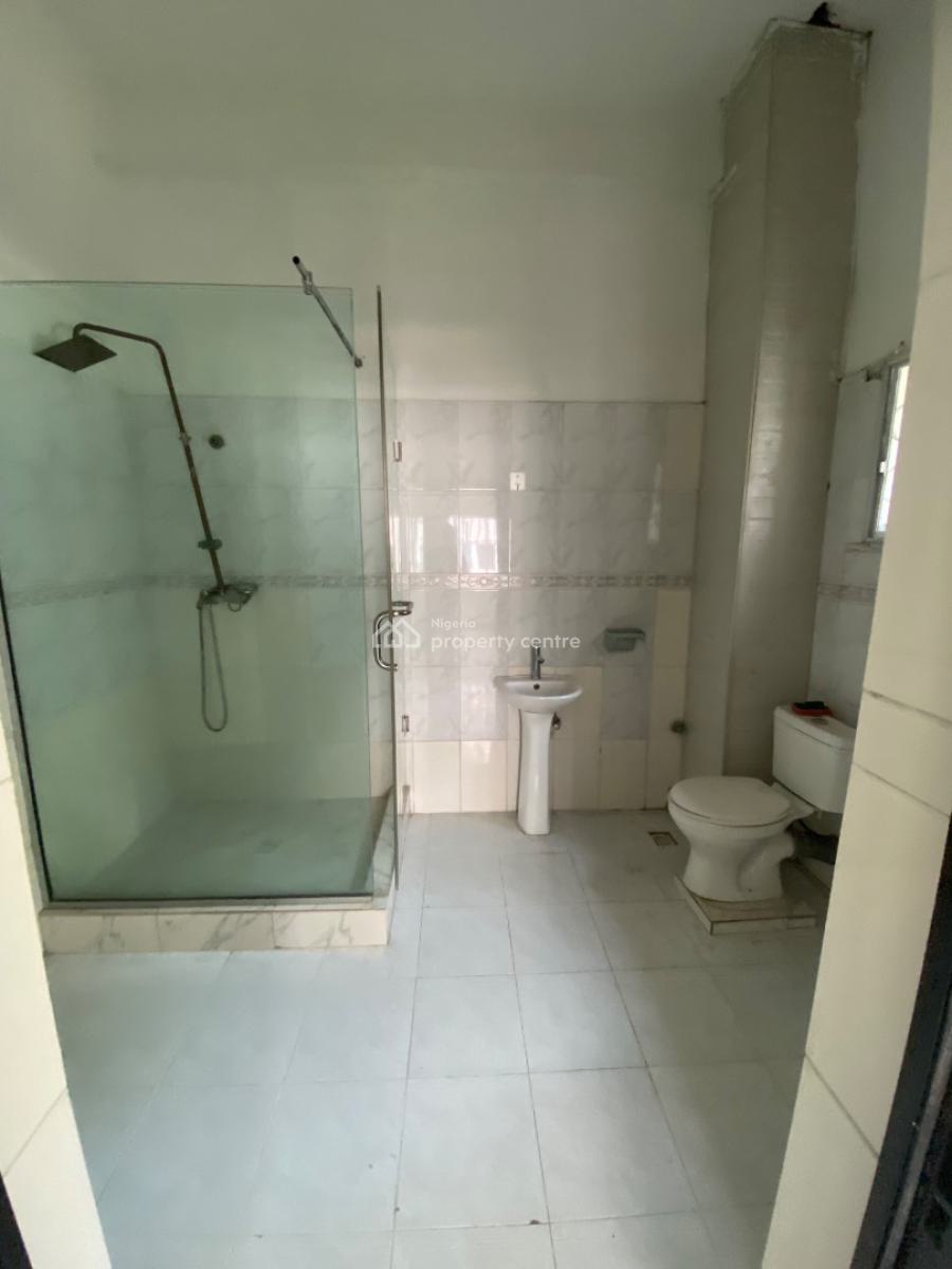 Spacious Fully Serviced ‎3-bedroom Apartment in a Prime Estate, Opposite Vgc, Ikota, Lekki, Lagos, Flat / Apartment for Rent