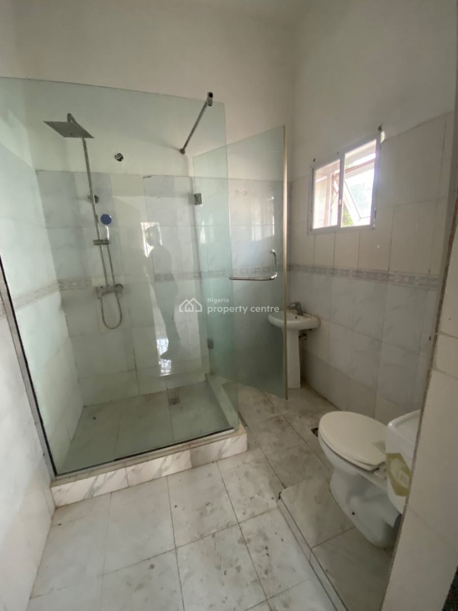 Spacious Fully Serviced ‎3-bedroom Apartment in a Prime Estate, Opposite Vgc, Ikota, Lekki, Lagos, Flat / Apartment for Rent