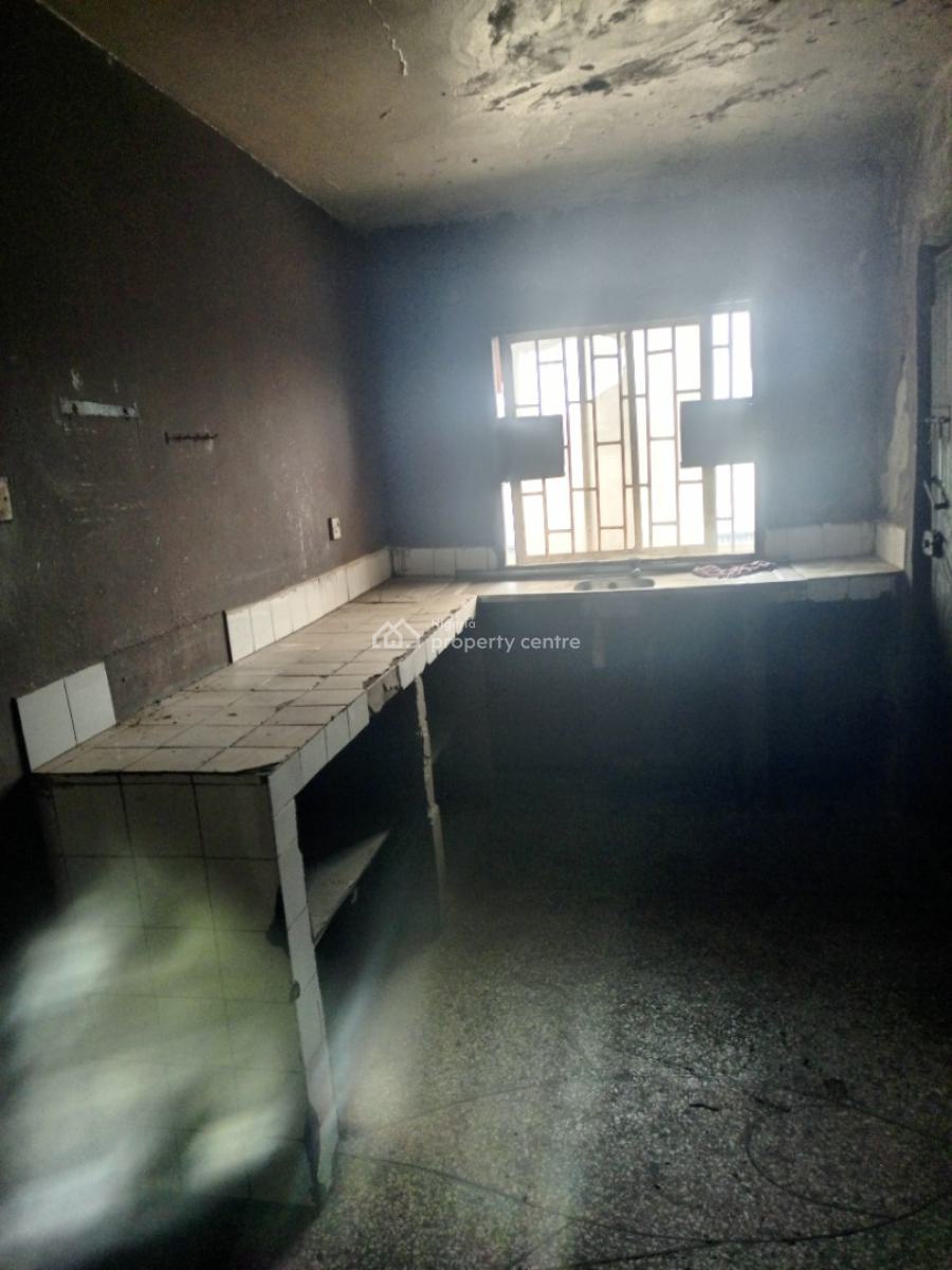 Old 3 Bedroom Flat But Very Spacious in Lovely Estate, Adeniyi Jones, Ikeja, Lagos, Flat / Apartment for Rent