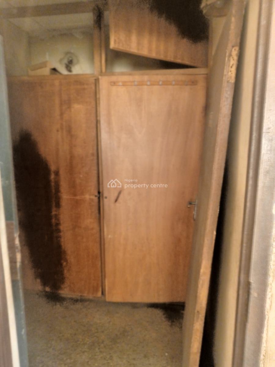 Old 3 Bedroom Flat But Very Spacious in Lovely Estate, Adeniyi Jones, Ikeja, Lagos, Flat / Apartment for Rent