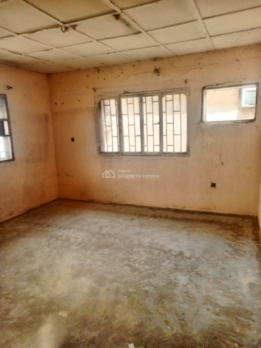 Old 3 Bedroom Flat But Very Spacious in Lovely Estate, Adeniyi Jones, Ikeja, Lagos, Flat / Apartment for Rent