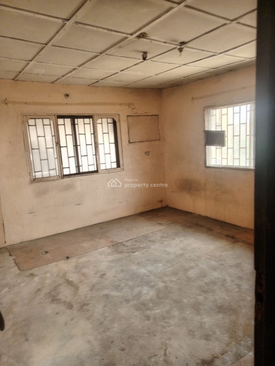 Old 3 Bedroom Flat But Very Spacious in Lovely Estate, Adeniyi Jones, Ikeja, Lagos, Flat / Apartment for Rent