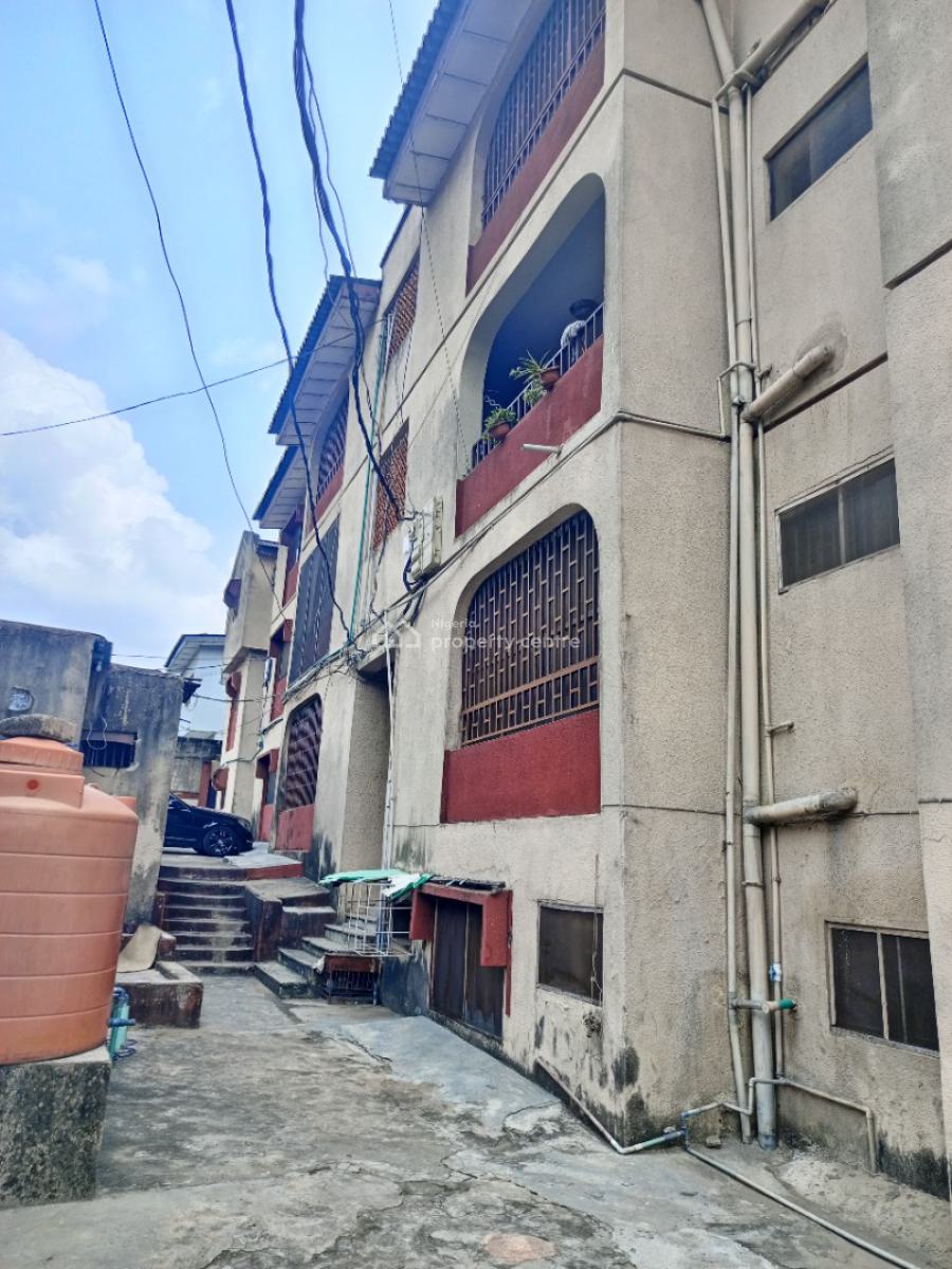 Old 3 Bedroom Flat But Very Spacious in Lovely Estate, Adeniyi Jones, Ikeja, Lagos, Flat / Apartment for Rent